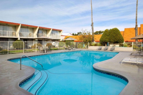 Travelodge by Wyndham Monterey Bay image 8