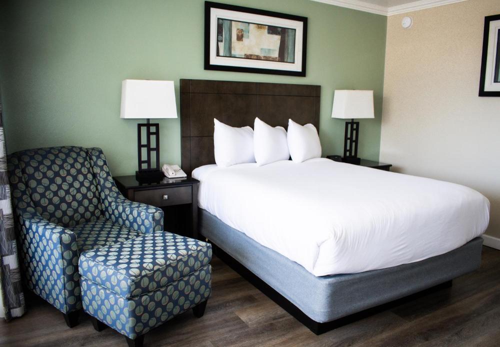 Queen Room - Non-Smoking